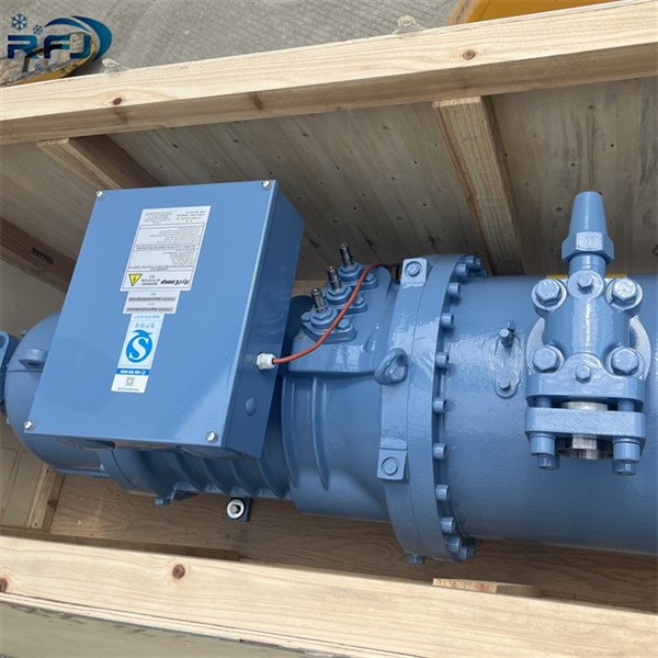 Hladilni vijačni kompresor